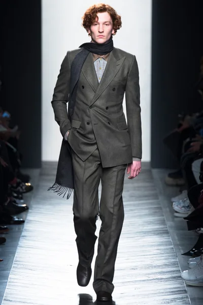 Look 29